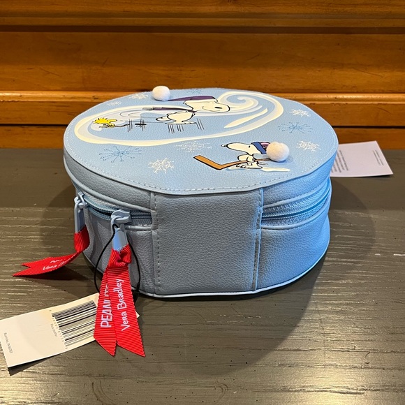 NWT Vera Bradley Peanuts Collection Whimsy Cosmetic Bag in Ski Slope Snoopy - Picture 7 of 14